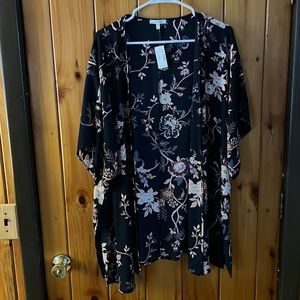 Brand new women’s Maurices kimono. L/XL. NWT